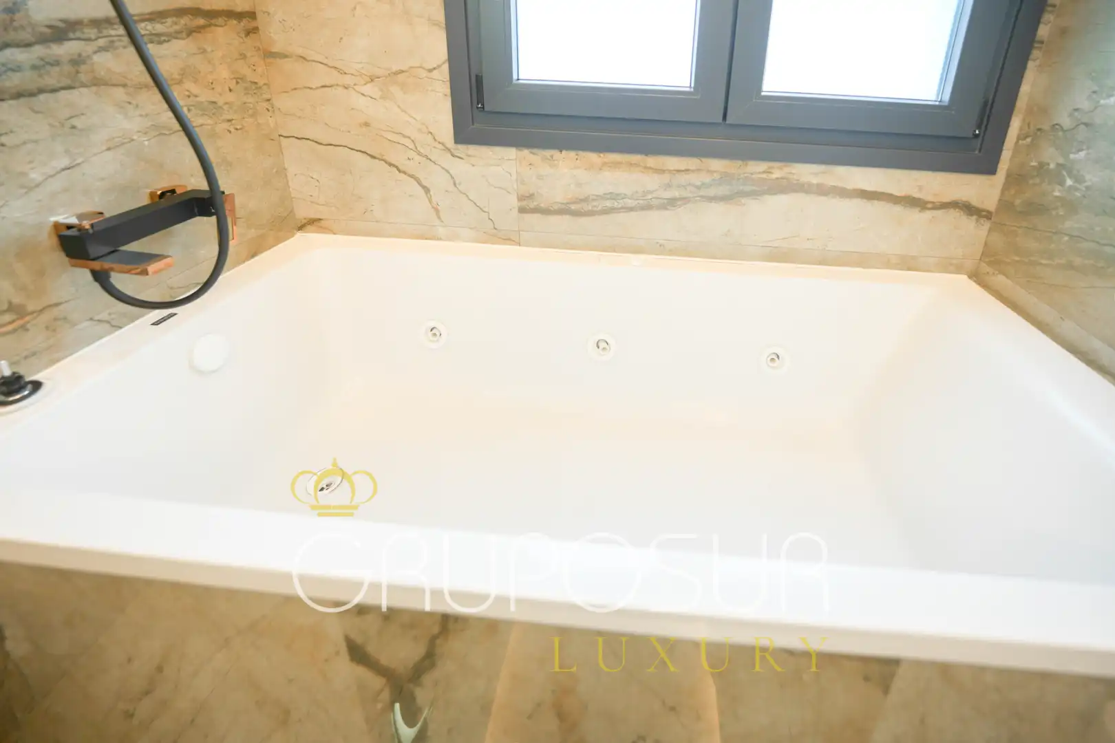 Baño de Casa o chalet en venta en Valladolid con Aire acondicionado, Calefacción y Jardín privado