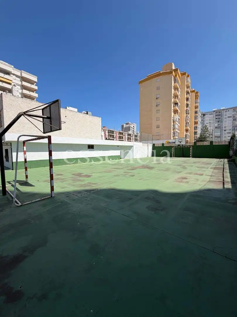 Vista exterior de Apartament en venda en Gandia amb Jardí privat, Terrassa i Balcó