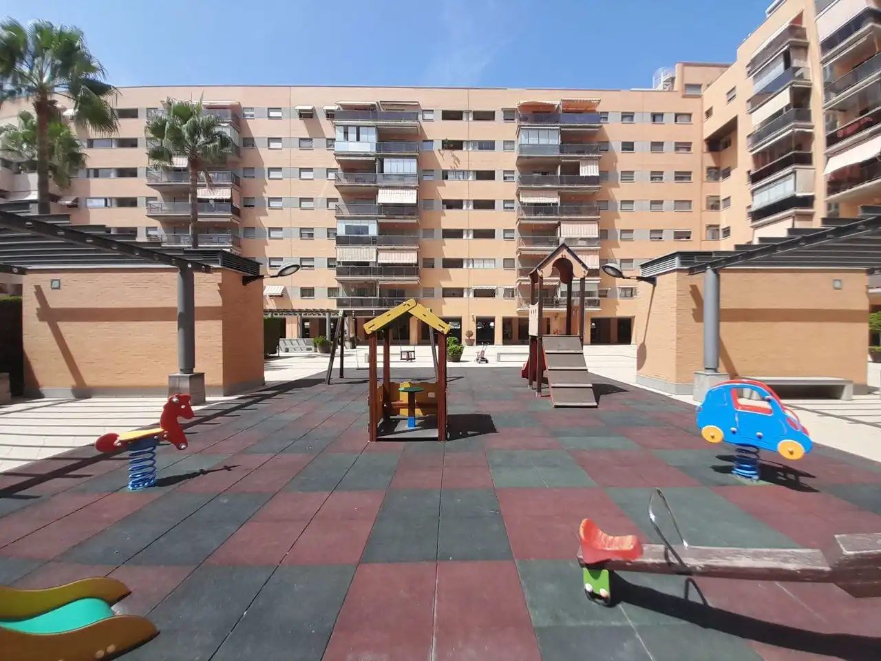 Vista exterior de Piso de alquiler en Málaga con Calefacción, Parquet y Lavadora