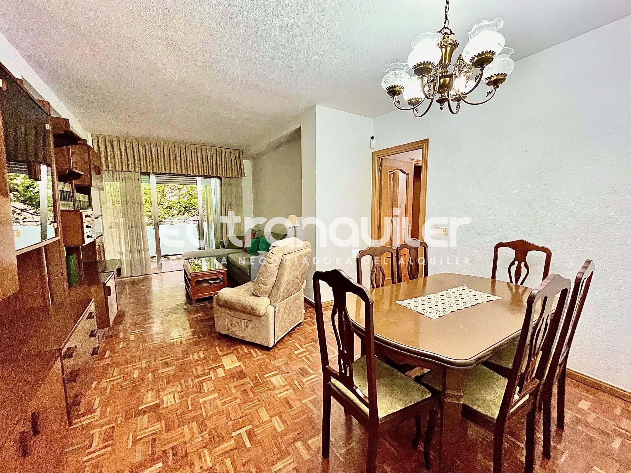 Sala d'estar de Pis en venda en Alcorcón amb Parquet, Terrassa i Moblat