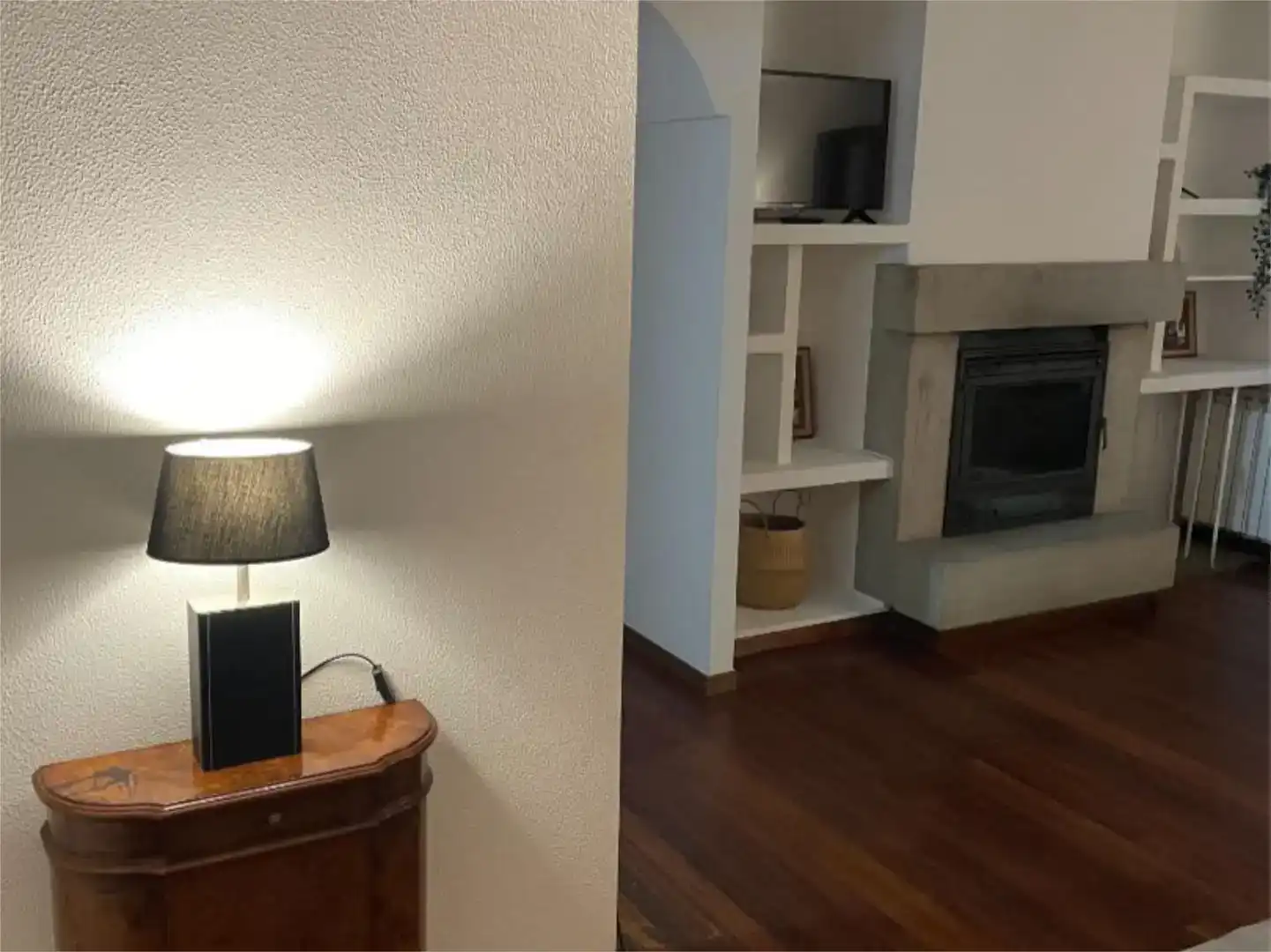 Wohnzimmer von Wohnung zur Miete in Vilaboa mit Privatgarten, Parkett und Schwimmbad