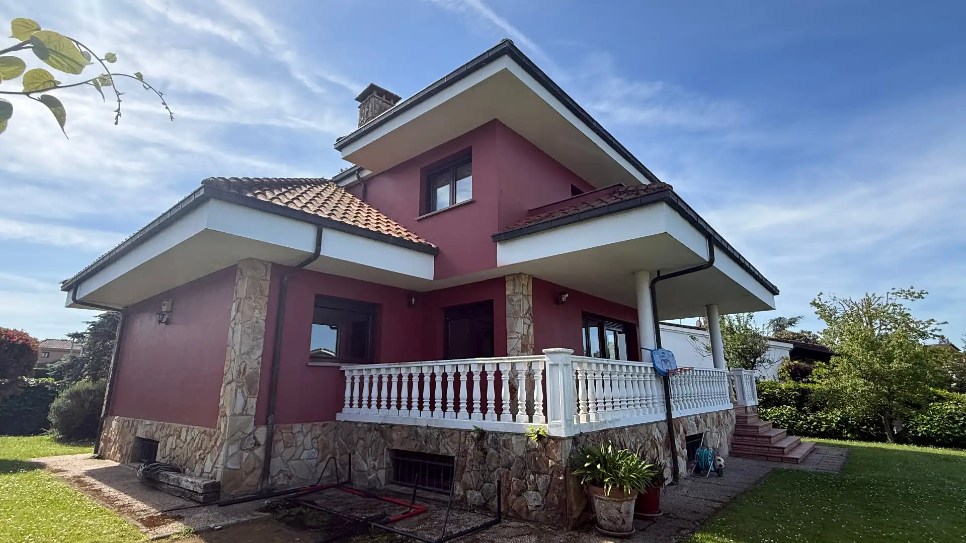 Vista exterior de Casa o chalet de alquiler en Gijón  con Calefacción, Jardín privado y Parquet