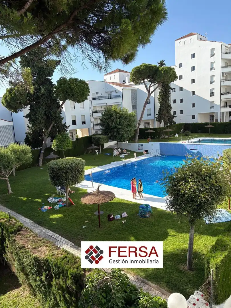 Swimming pool of Flat for rent in El Puerto de Santa María  with Air Conditioner, Private garden and Furnished