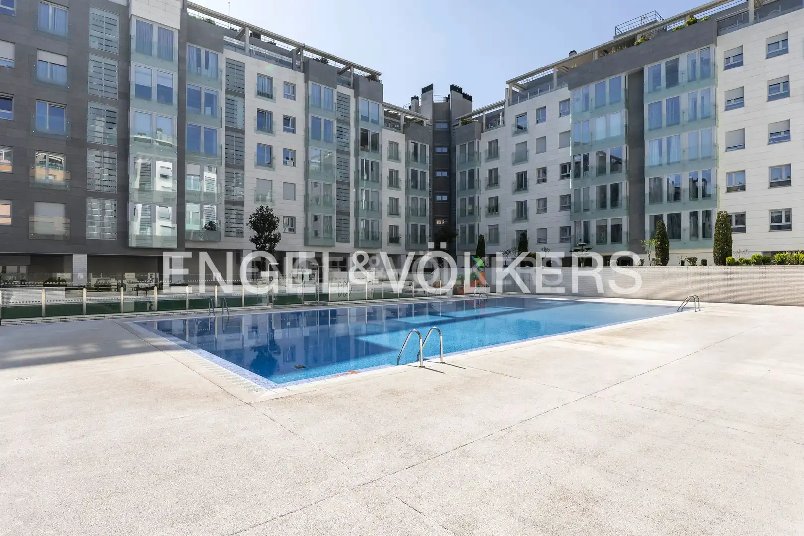 Piscina de Piso en venta en Madrid con Aire acondicionado, Calefacción y Piscina