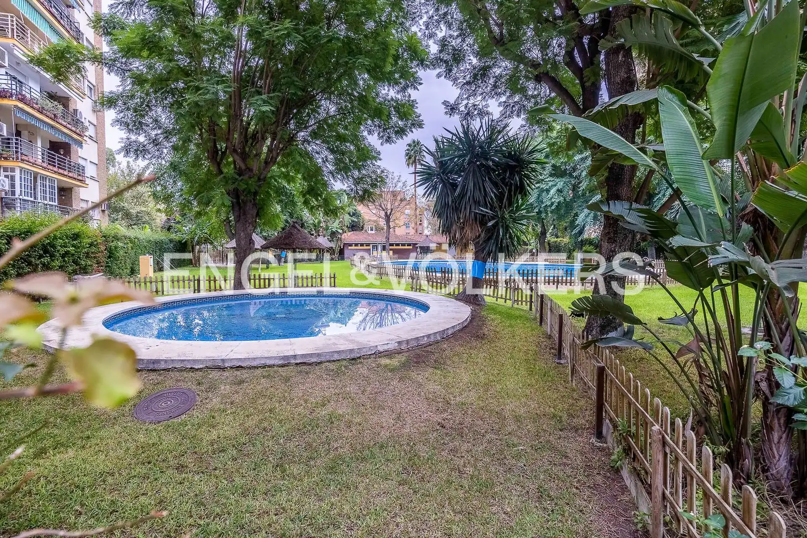 Swimming pool of Flat for sale in Sevilla  with Heating, Private garden and Terrace