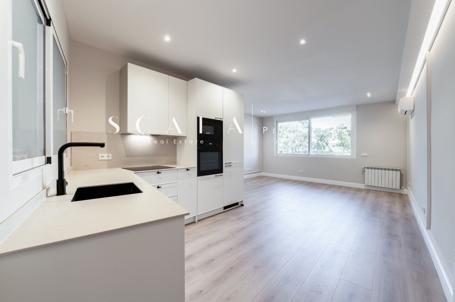 Cuina de Pis de lloguer en  Madrid Capital amb Aire condicionat, Calefacció i Forn