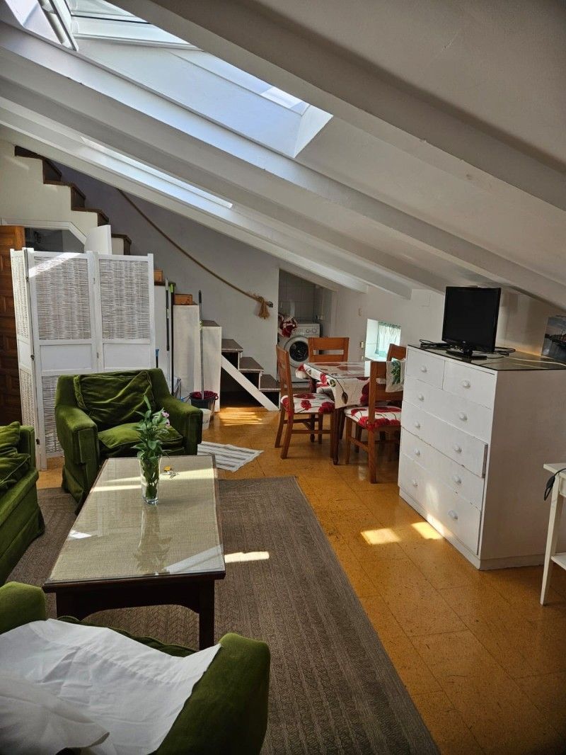 Sala d'estar de Apartament de lloguer en Cáceres Capital amb Aire condicionat, Calefacció i Jardí privat