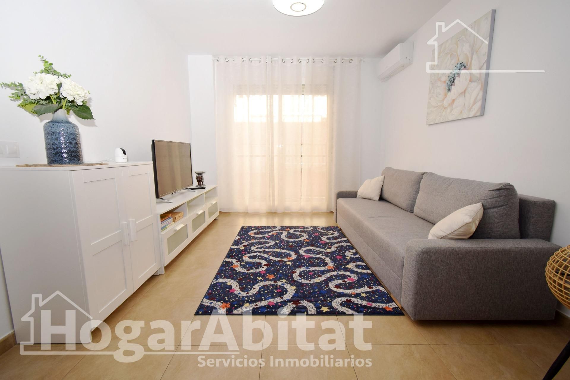 Living room of Flat for sale in Torrent  with Air Conditioner, Heating and Balcony
