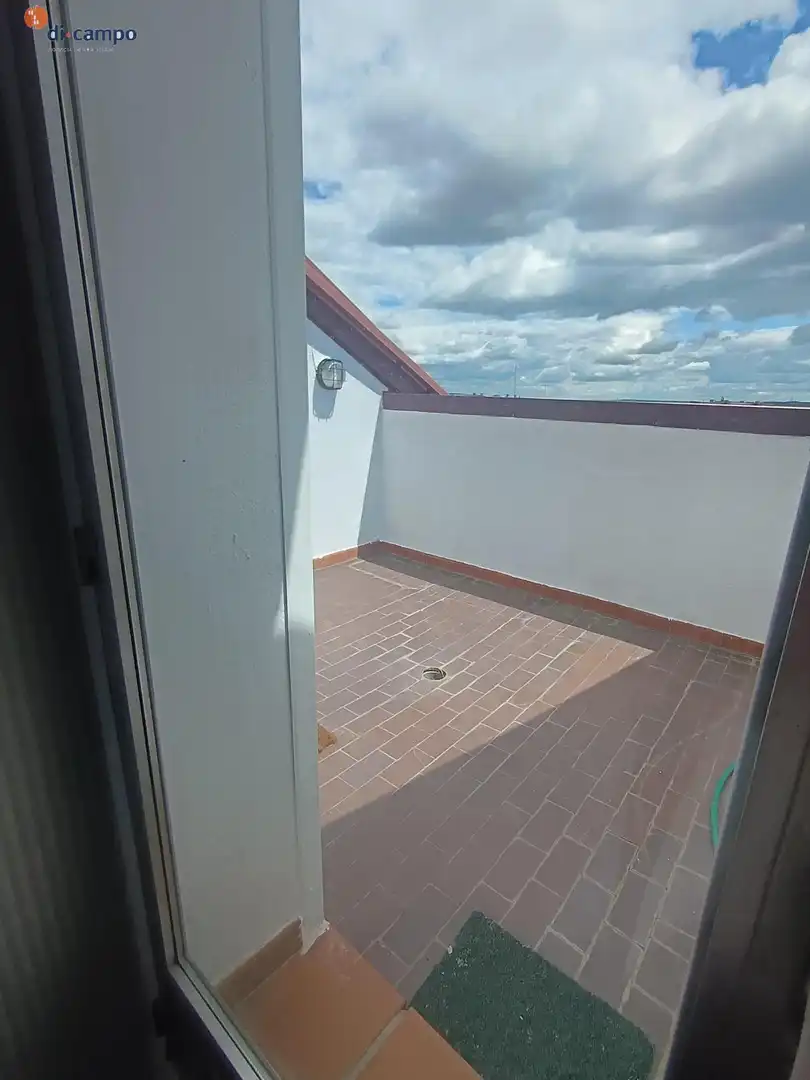 Balcony of Attic for rent in Valladolid  with Heating, Terrace and Storage room