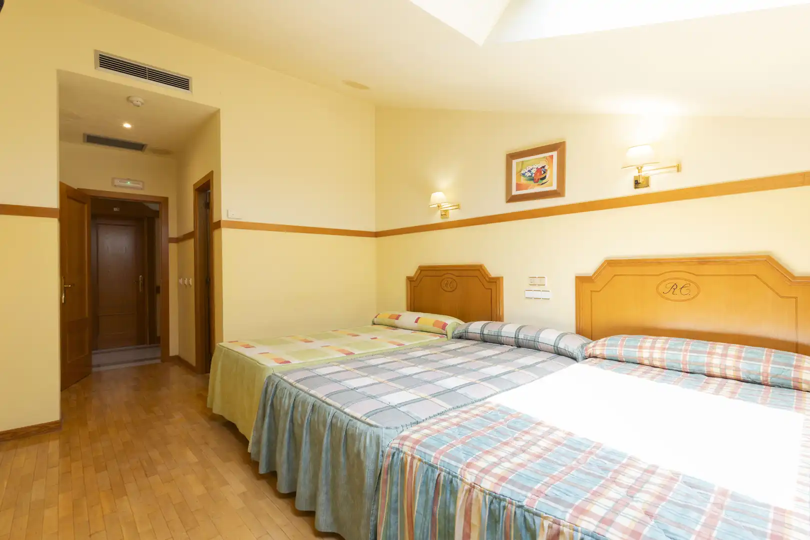 Habitación de Edificio en venta en Cavia