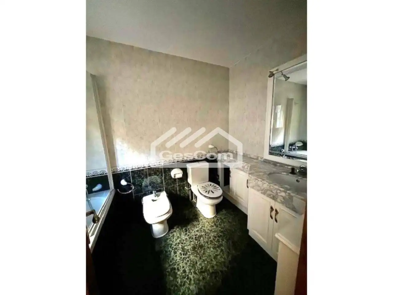 Baño de Casa adosada en venta en Escaldes – Engordany con Calefacción y Jardín privado