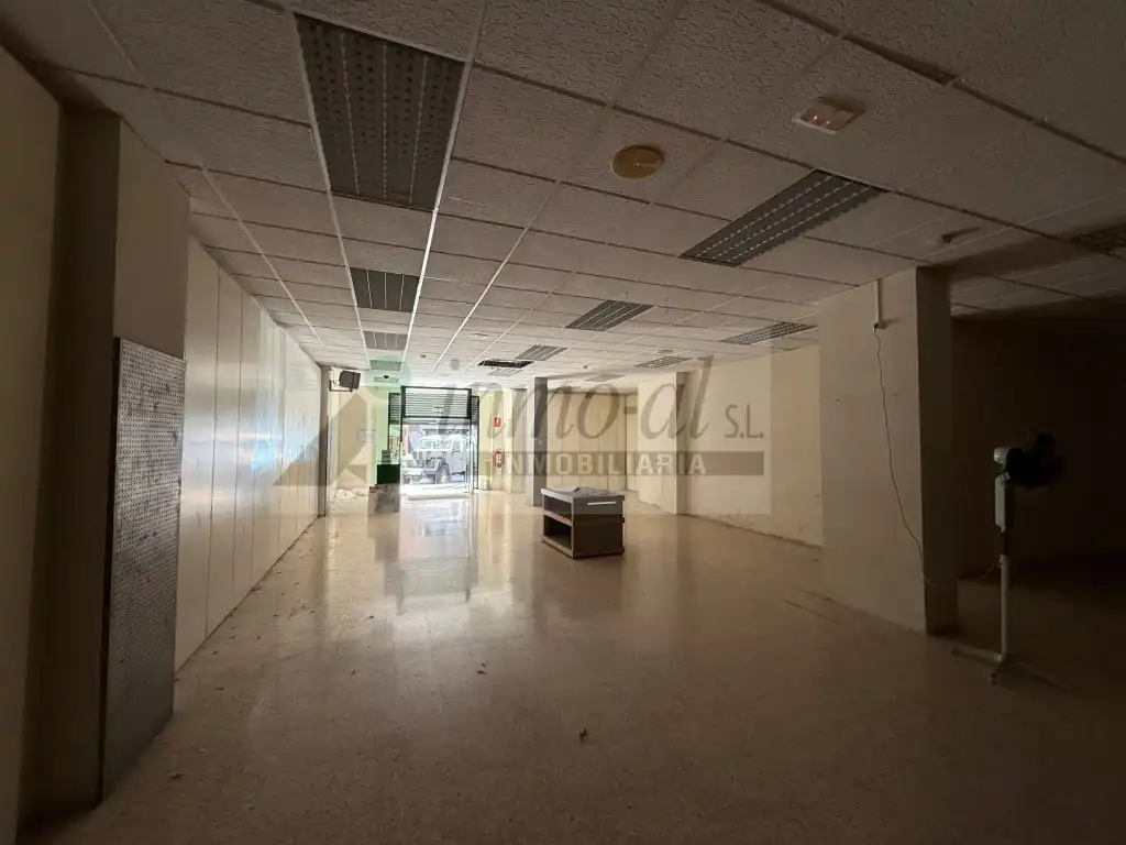 Local comercial de lloguer a Calle Benarabe 10, imagen 5