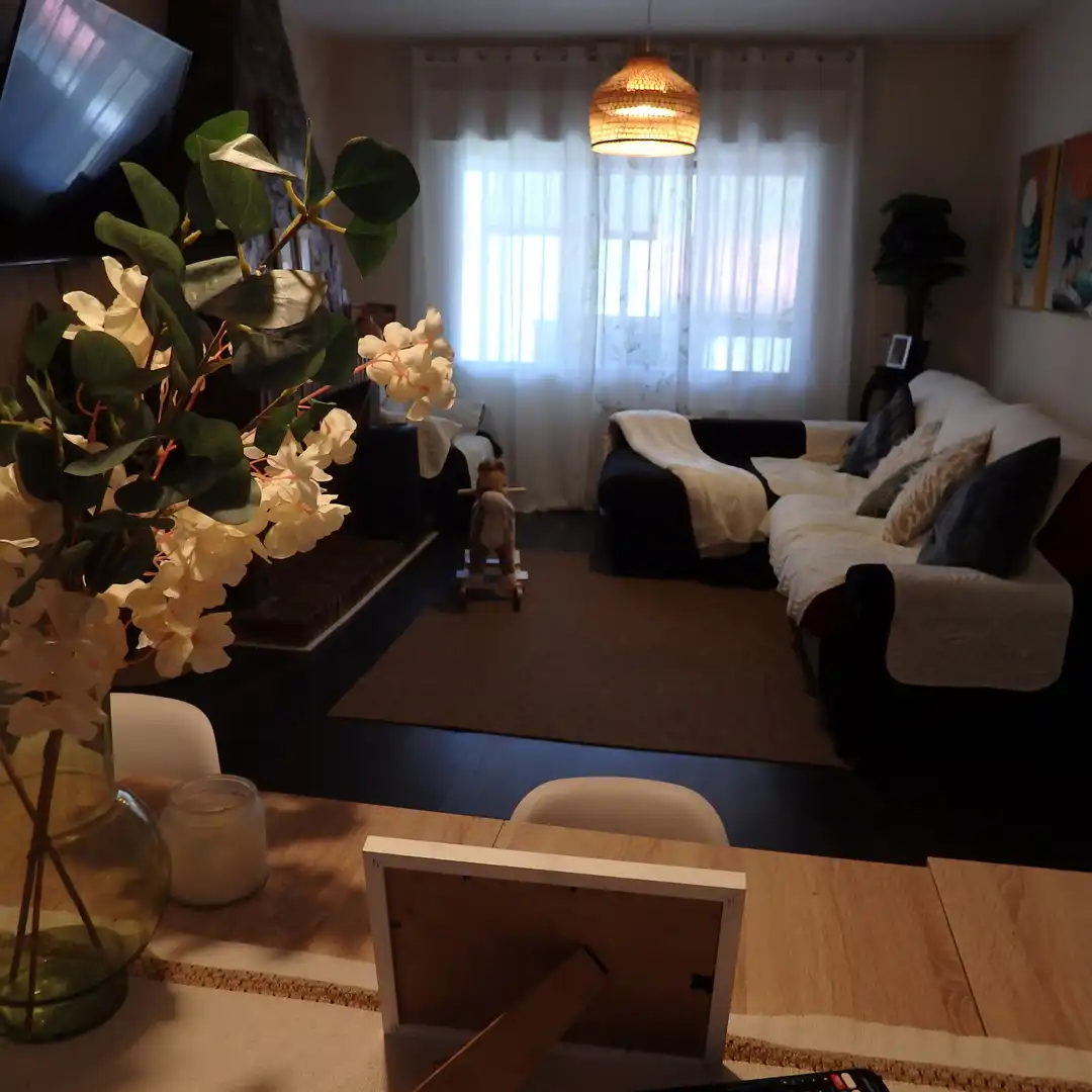 Sala d'estar de Casa o xalet en venda en Cedillo del Condado amb Aire condicionat, Calefacció i Jardí privat