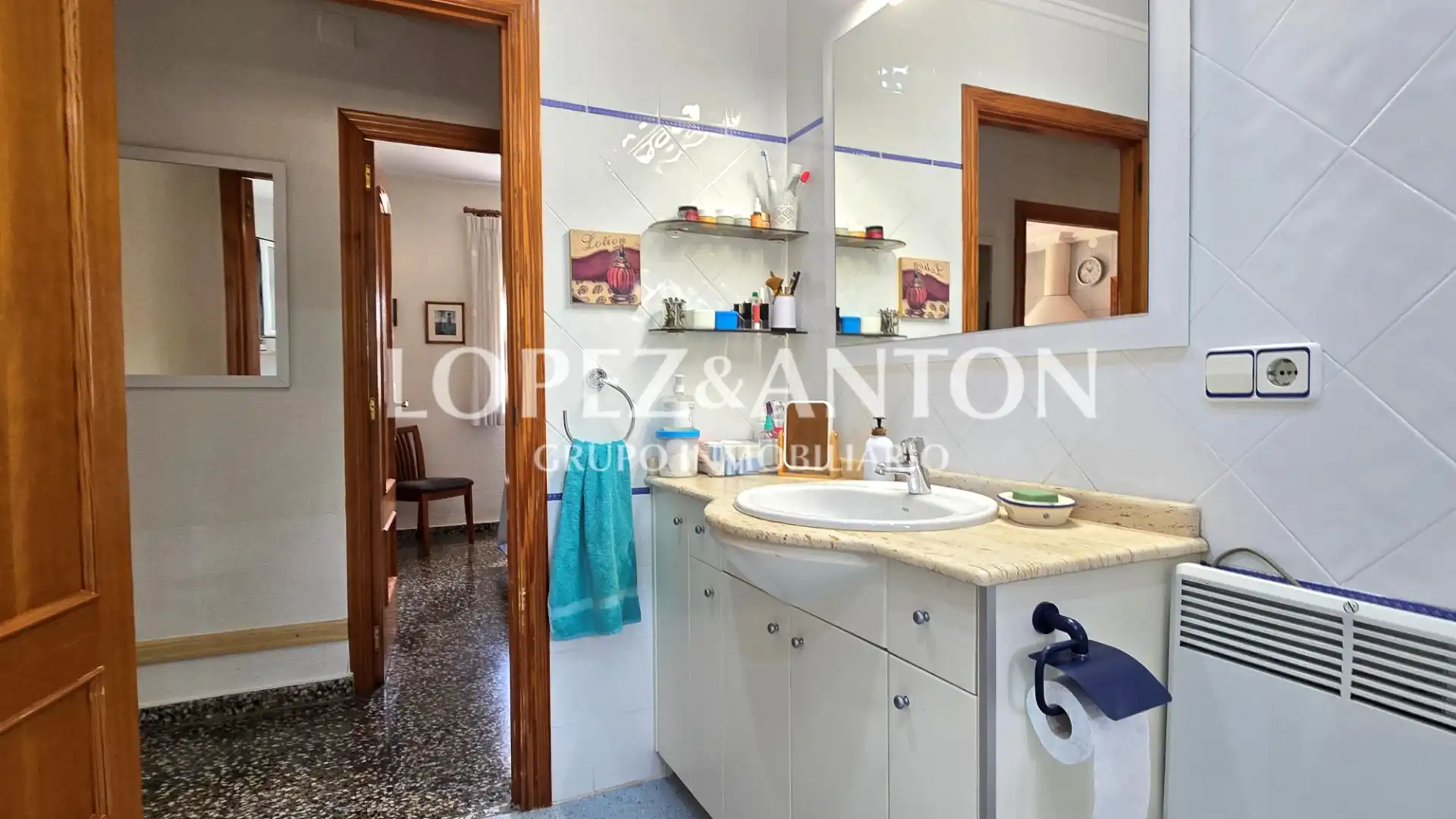 Kitchen of Houses for sale in L'Eliana  with Air Conditioner, Private garden and Terrace