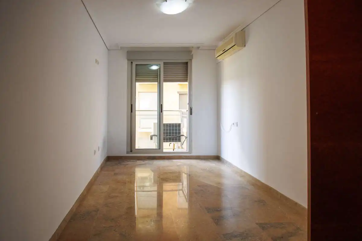 Piso de alquiler en Emperador con Balcón