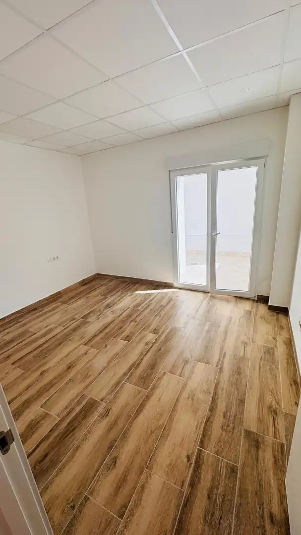 Ground floor for sale in Vinaròs  with Air Conditioner and Parquet flooring