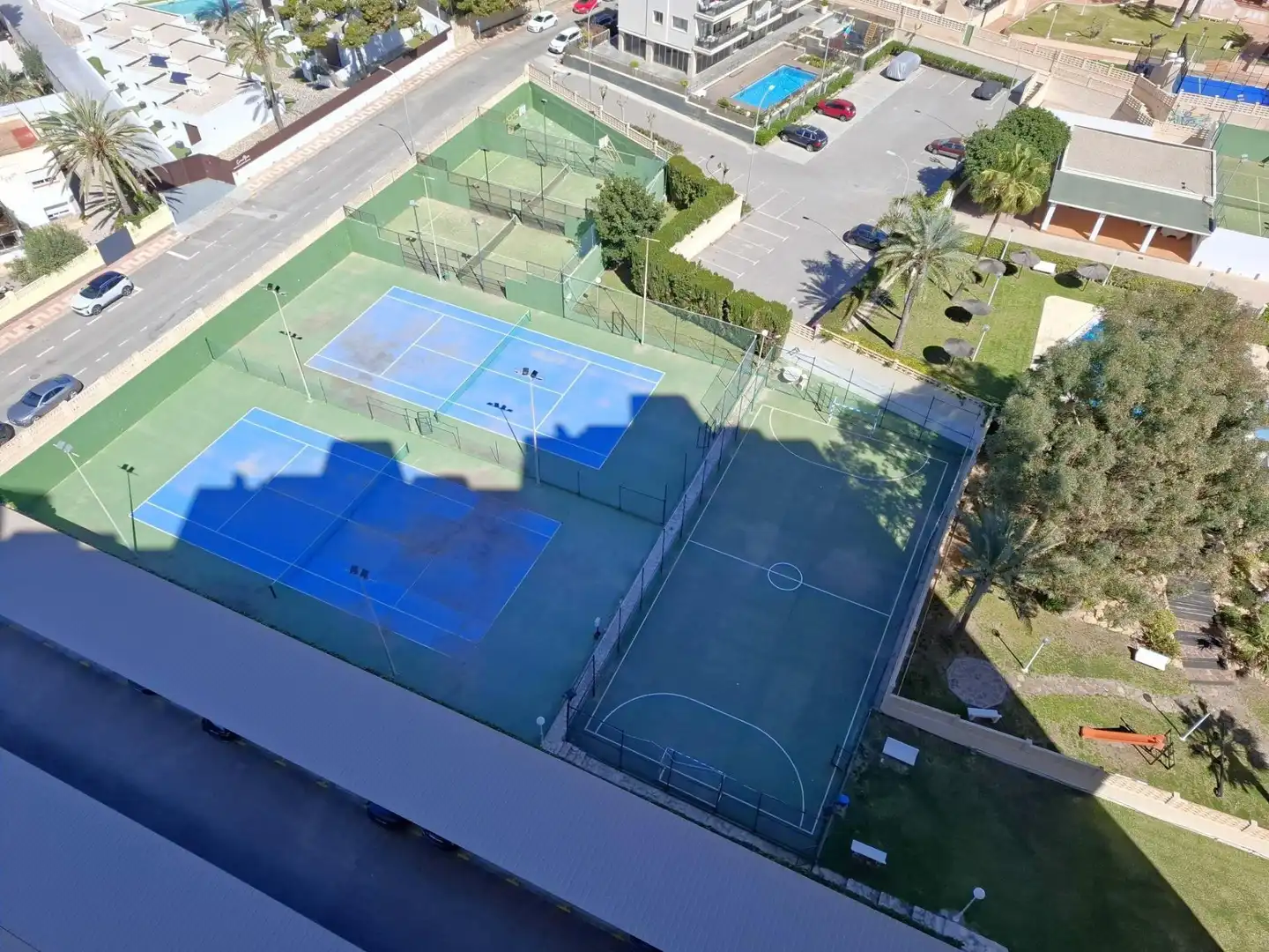 Aparcament de Apartament en venda en El Campello amb Jardí privat, Terrassa i Piscina comunitària