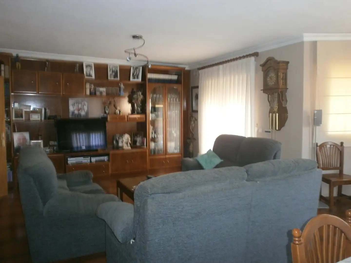 Sala d'estar de Casa o xalet en venda en La Lastrilla  amb Calefacció, Jardí privat i Terrassa