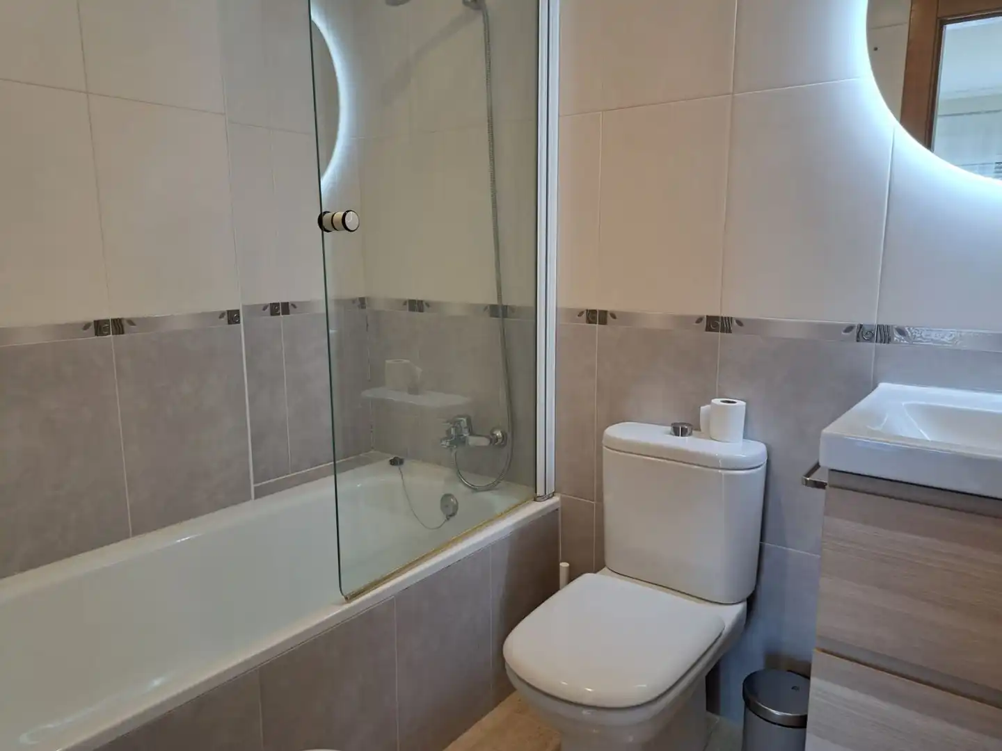 Bathroom of Apartments for sale in Murcia  with Air Conditioner, Heating and Storage room