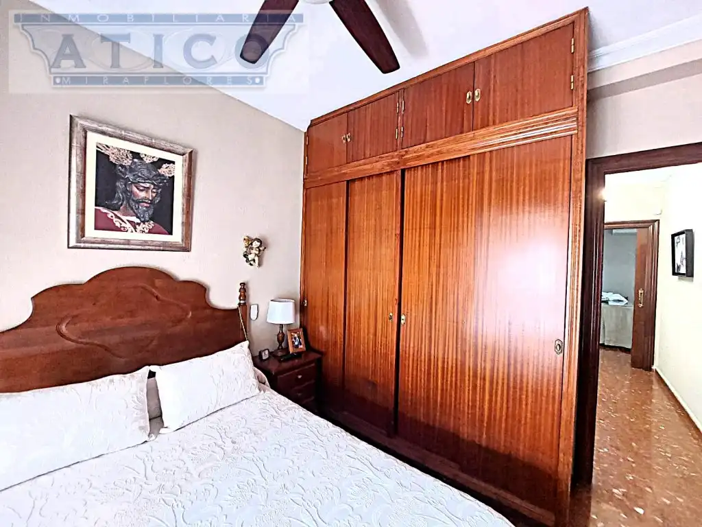 Bedroom of Flat for sale in Sevilla  with Air Conditioner