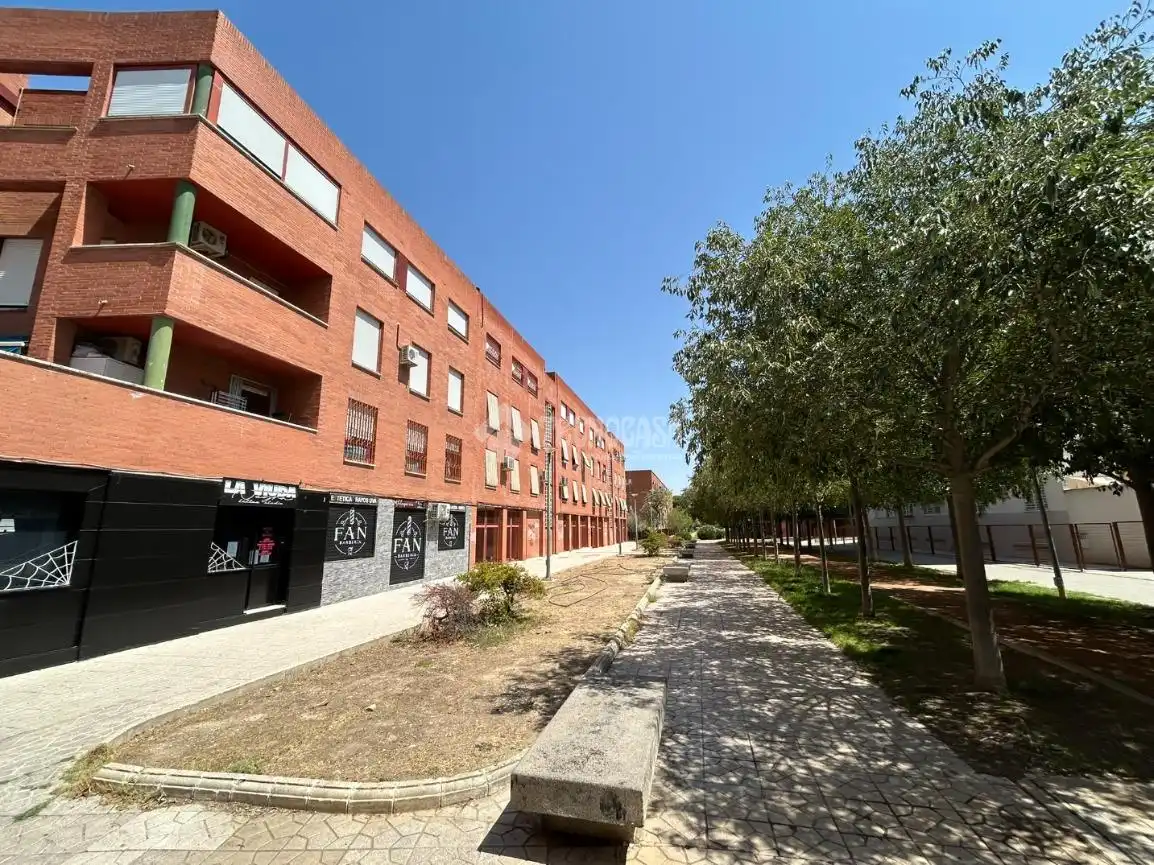 Vista exterior de Piso en venta en Aranjuez con Aire acondicionado