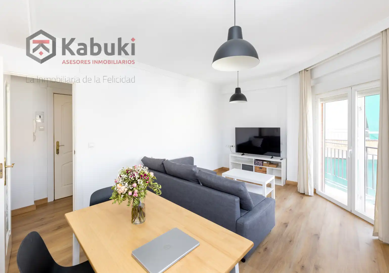 Living room of Flat for rent in Maracena  with Parquet flooring and Balcony