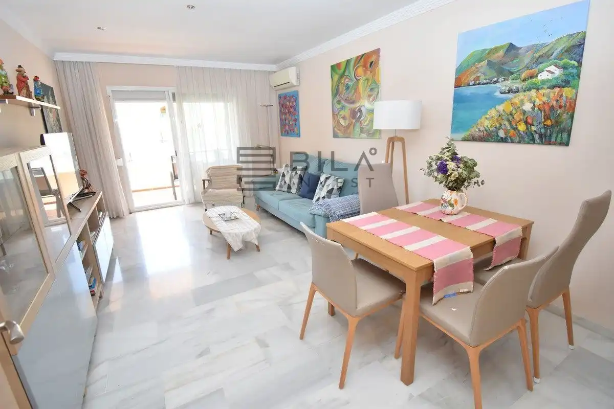 Sala de estar de Ático en venta en Benalmádena con Aire acondicionado, Terraza y Trastero