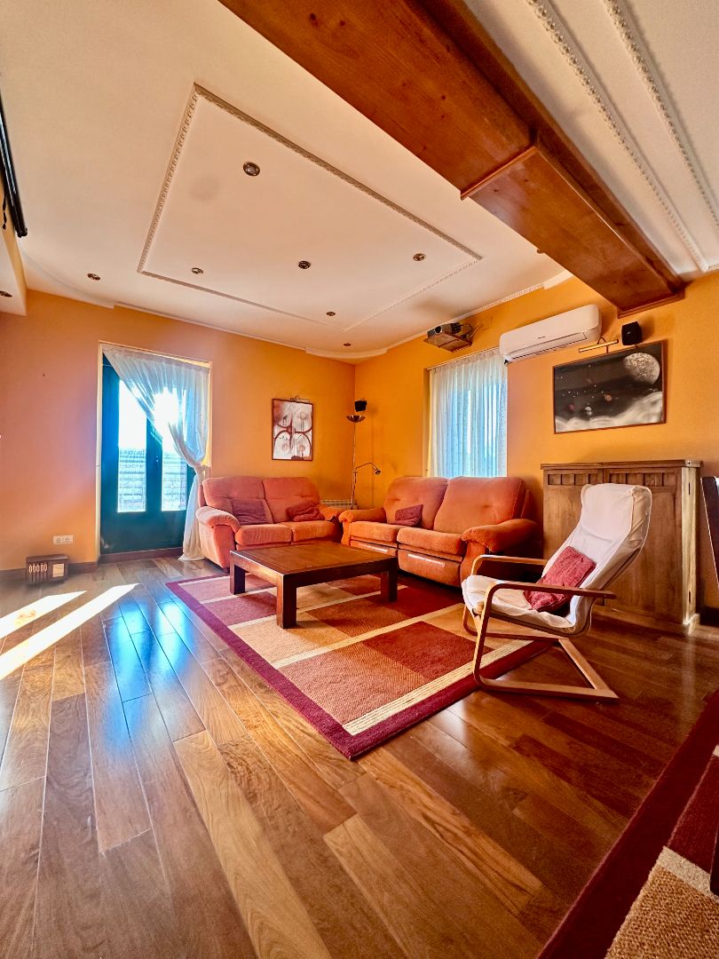 Living room of Flat for sale in San Lorenzo de El Escorial  with Air Conditioner, Heating and Storage room
