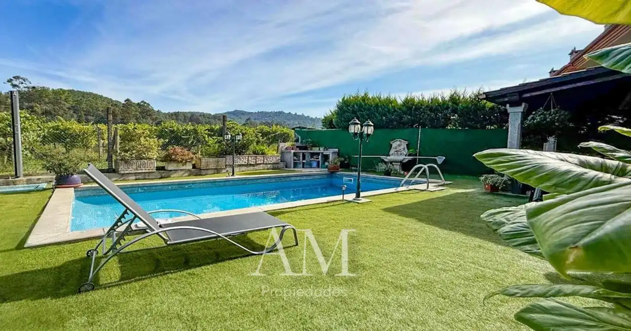 Jardí de Casa o xalet en venda en Ponteareas amb Calefacció, Jardí privat i Terrassa