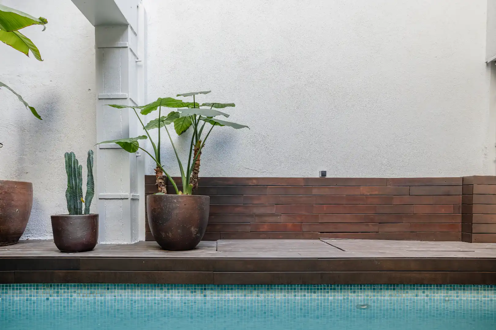 Schwimmbecken von Maisonette zum Verkauf in Barcelona mit Klimaanlage, Heizung und Privatgarten