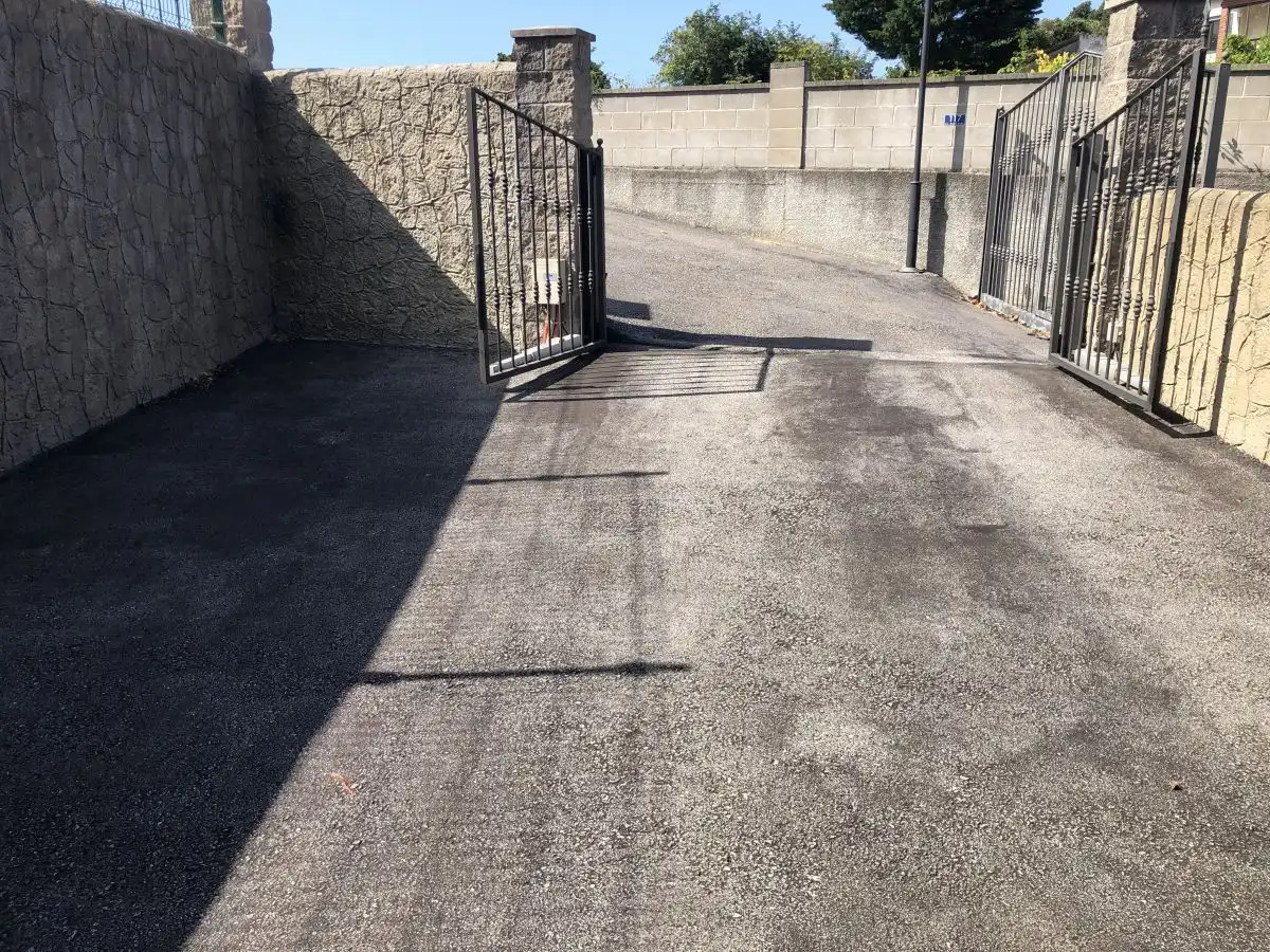 Aparcament de Casa o xalet en venda en Bárcena de Cicero amb Calefacció, Jardí privat i Terrassa