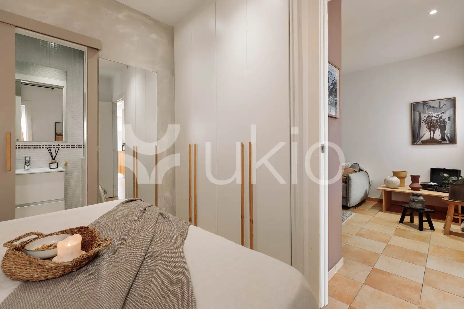 Schlafzimmer von Dachboden zur Miete in Barcelona mit Klimaanlage, Terrasse und Möbliert