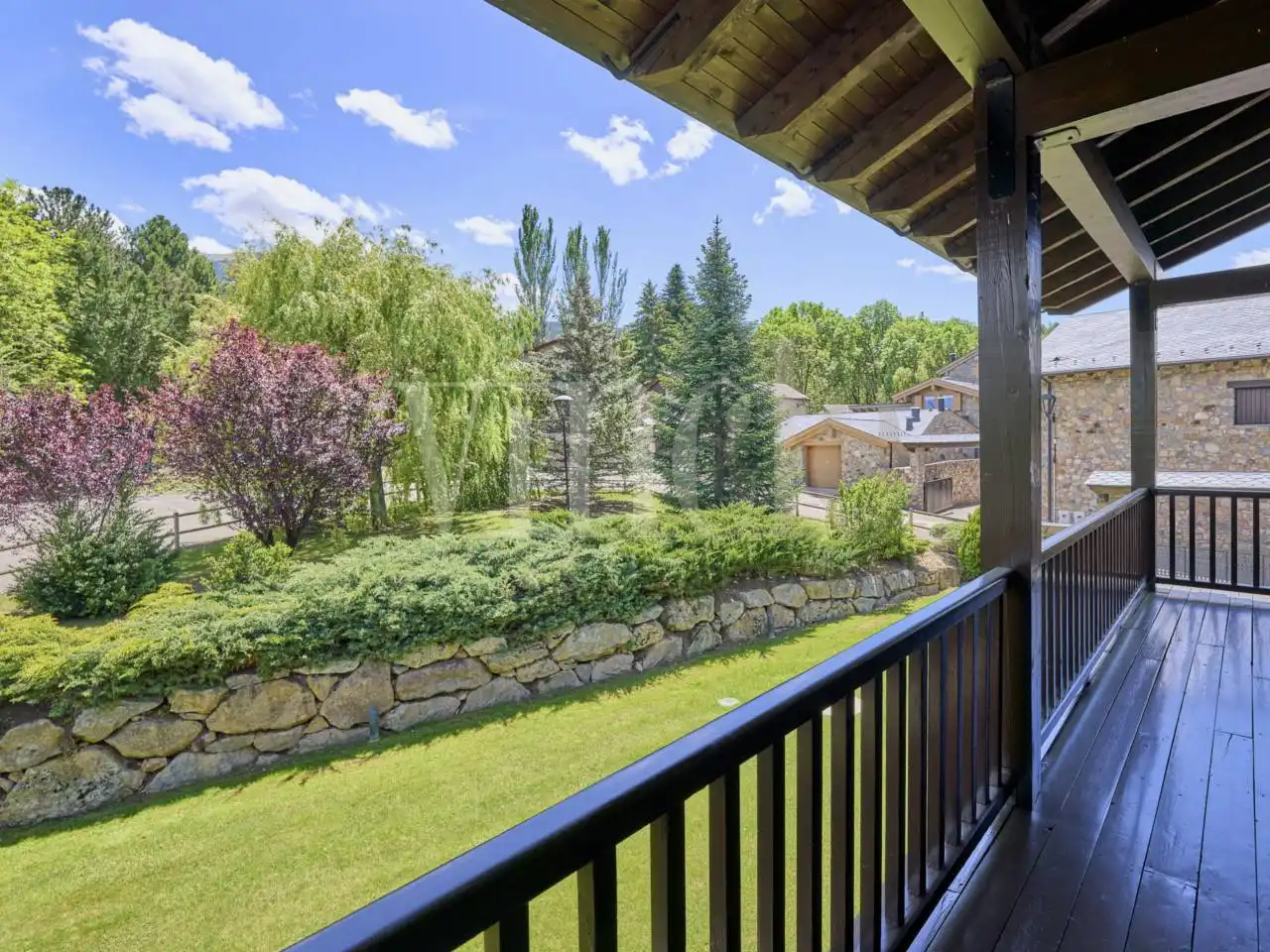 Duplexes for sale in Das