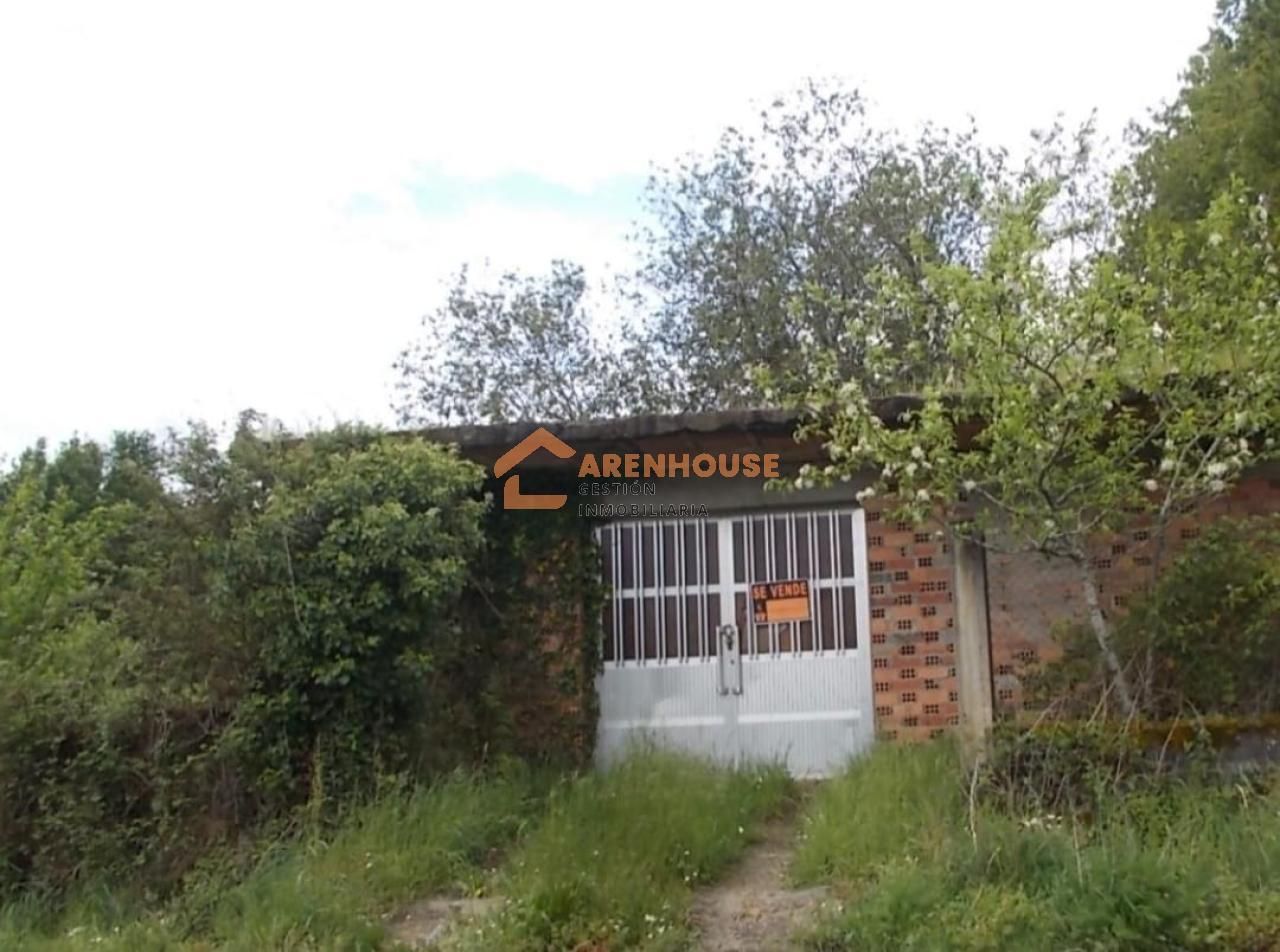 Residential for sale in A Bola 