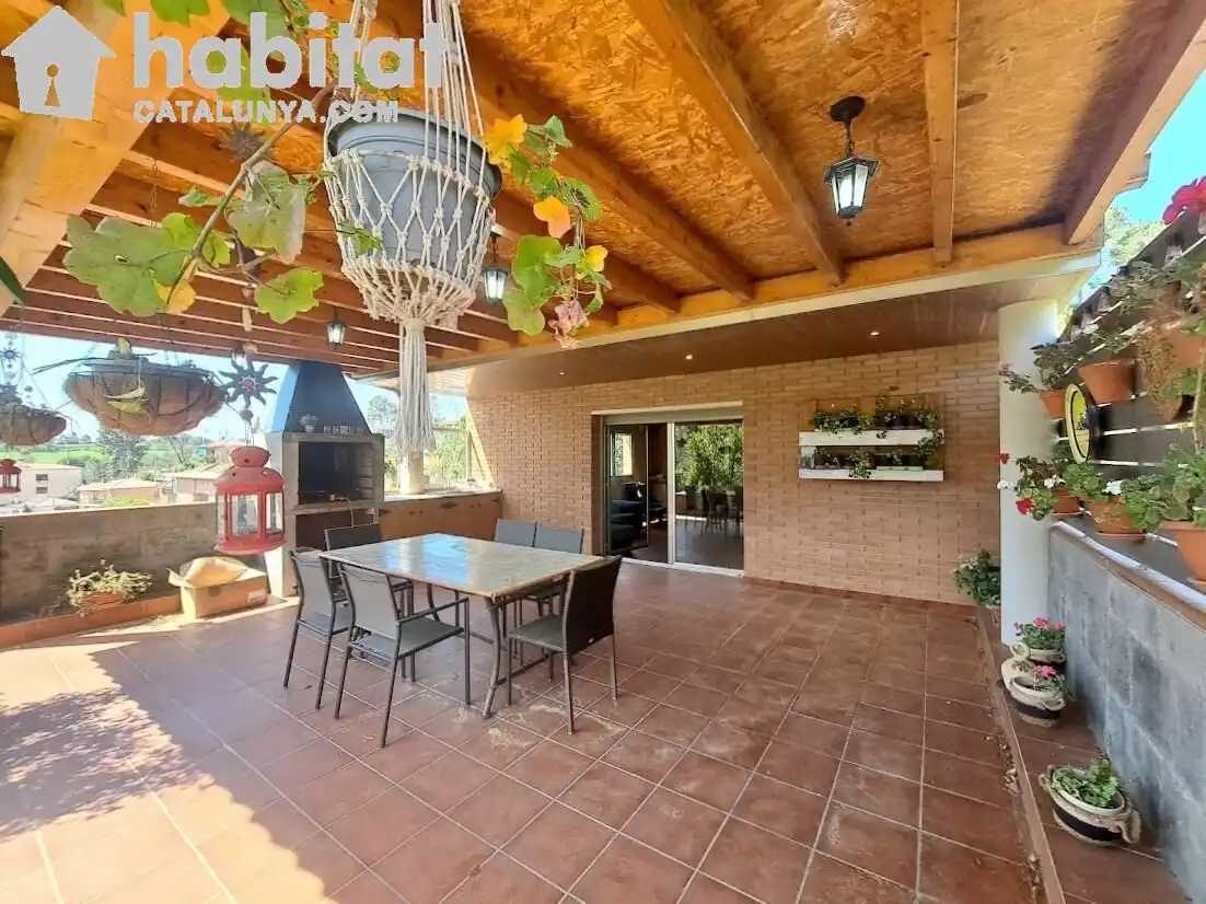 Terrassa de Casa o xalet en venda en Sant Esteve Sesrovires amb Aire condicionat, Jardí privat i Terrassa