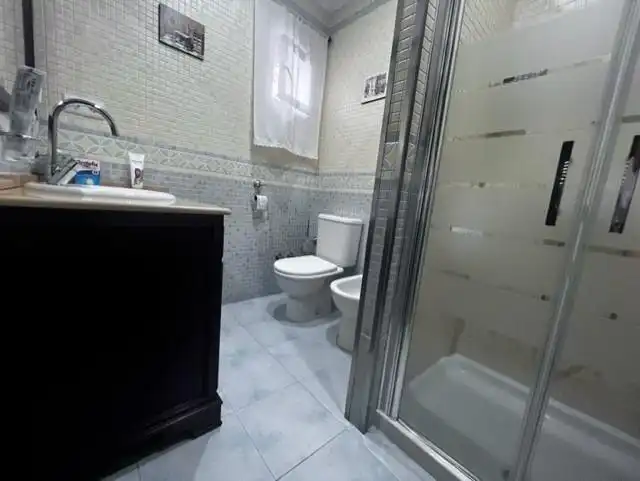 Bathroom of Houses for rent in Algeciras  with Air Conditioner, Heating and Alarm