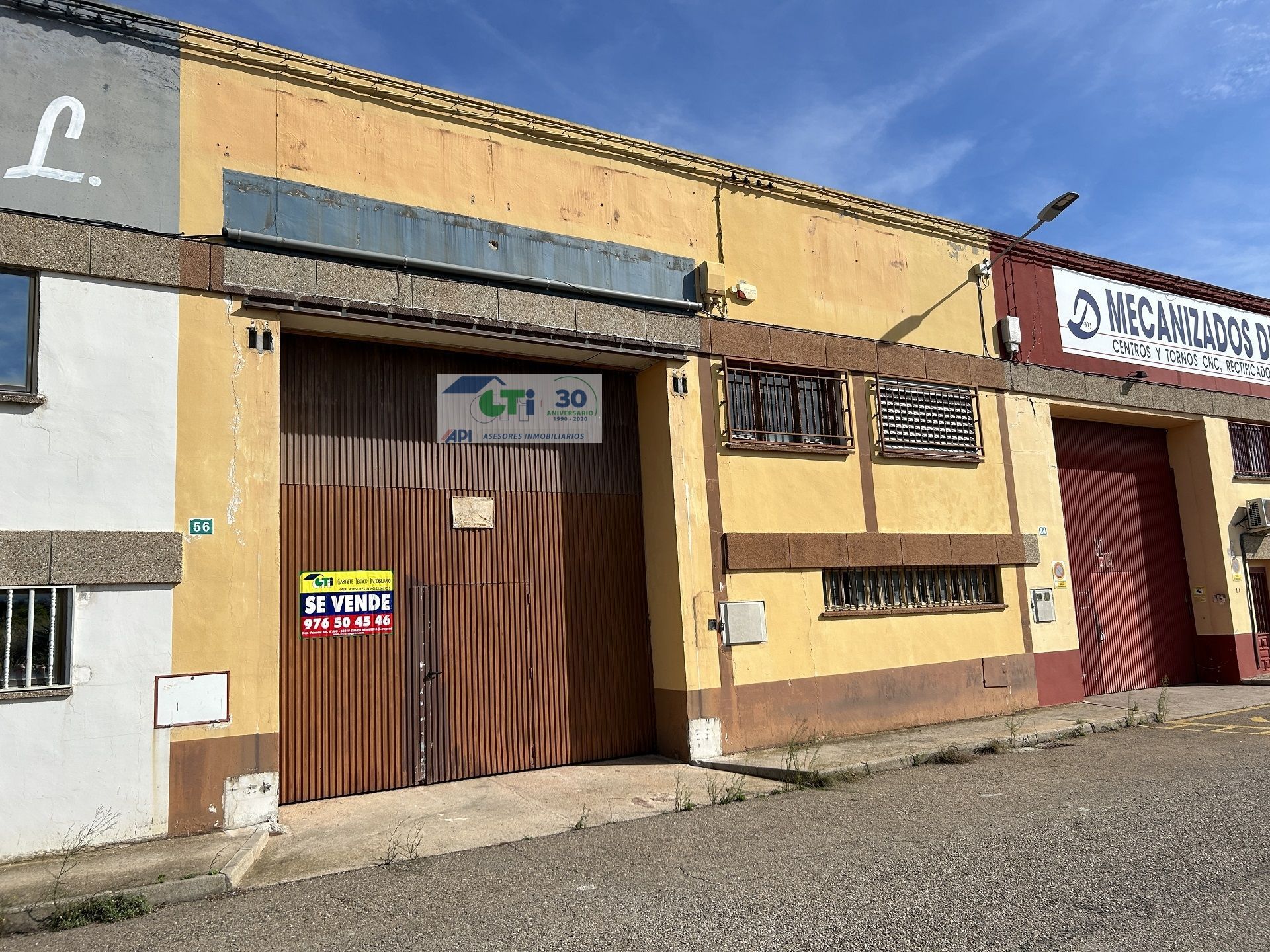 Vista exterior de Nave industrial en venta en Cadrete