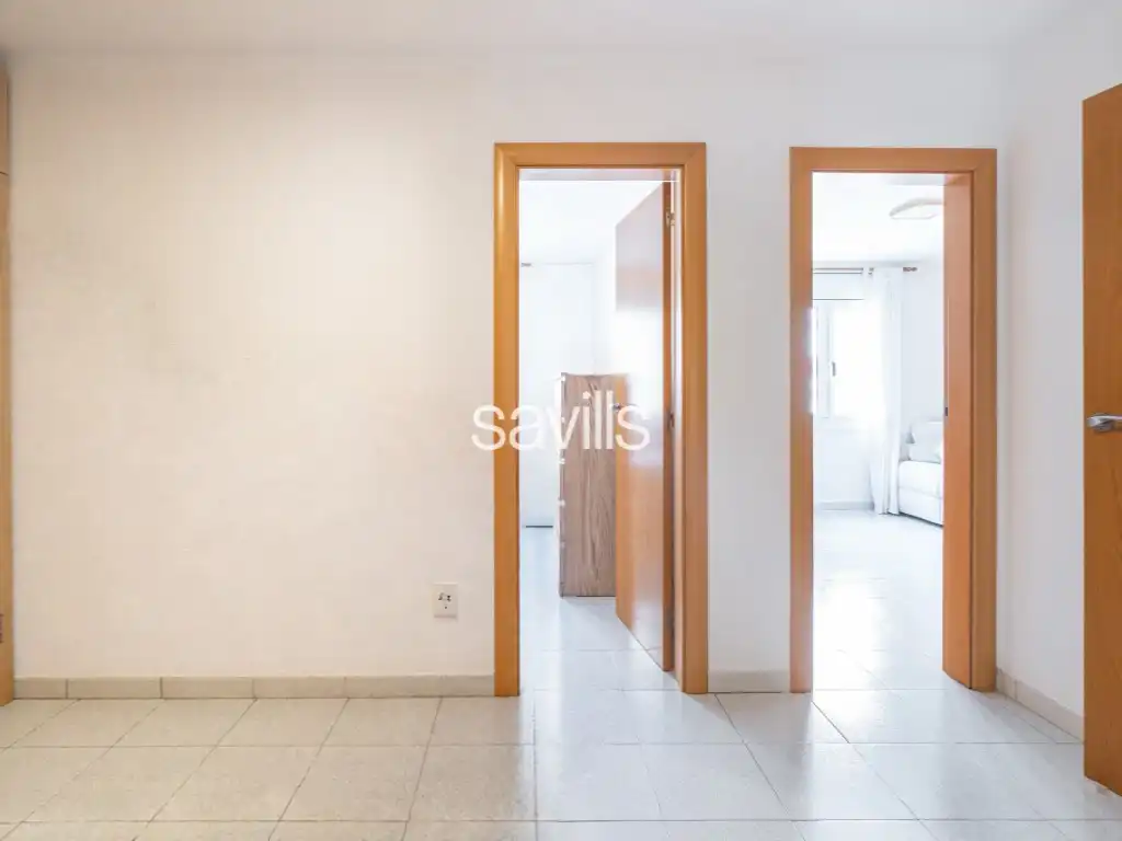 Dormitori de Apartament en venda en L'Hospitalet de Llobregat amb Aire condicionat