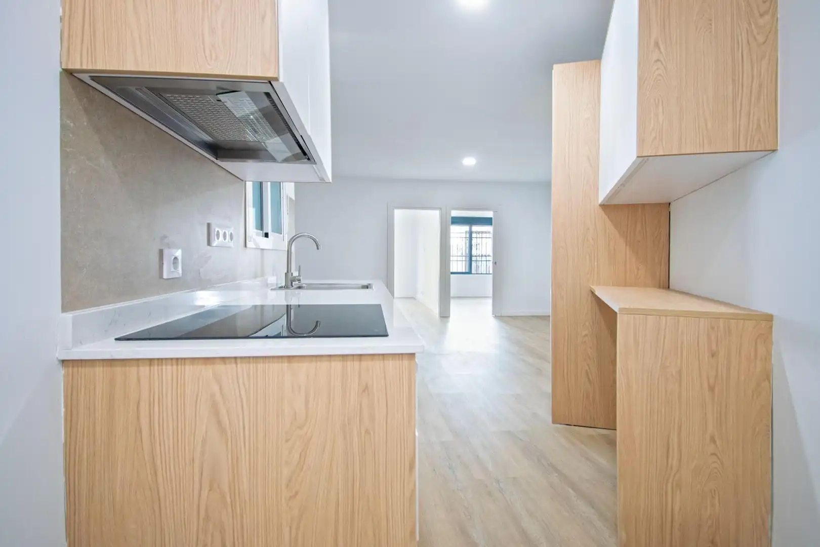 Cocina de Piso en venta en Sevilla con Balcón