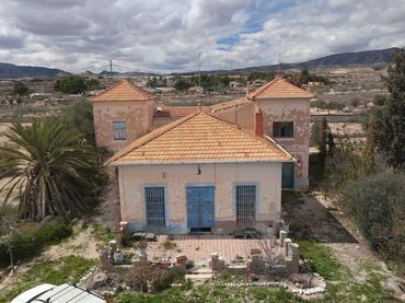 Casa con piscina in vendita a Partida Peter Rives