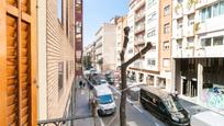 Vista exterior de Casa adosada en venda en  Barcelona Capital amb Terrassa i Balcó