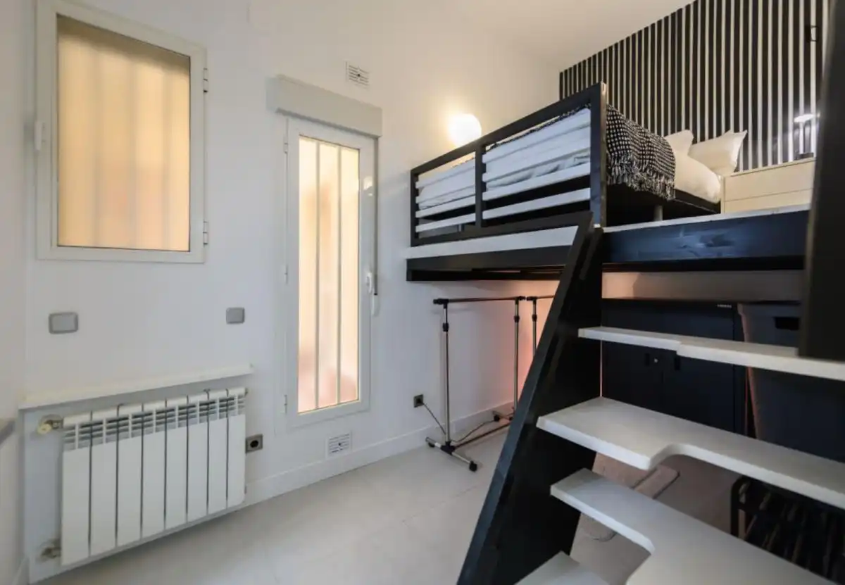 Habitación de Apartamento de alquiler en Madrid con Calefacción, Amueblado y Horno