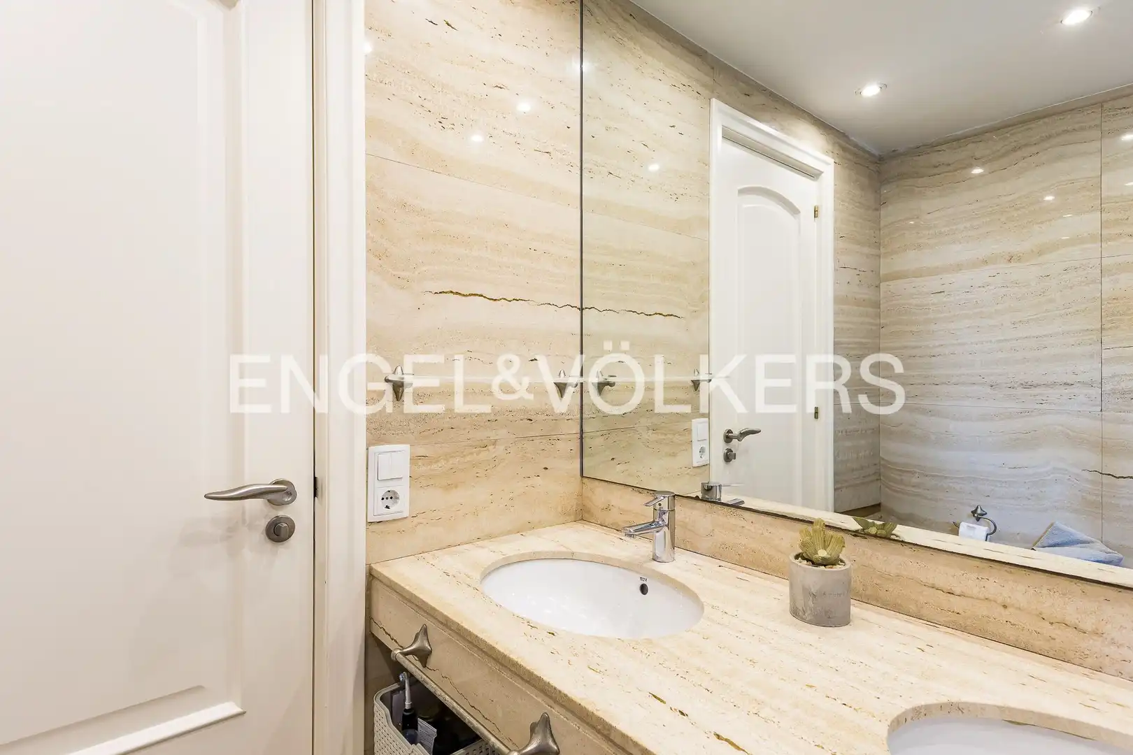 Bathroom of Country homes for sale in Vilanova i la Geltrú  with Air Conditioner, Heating and Private garden