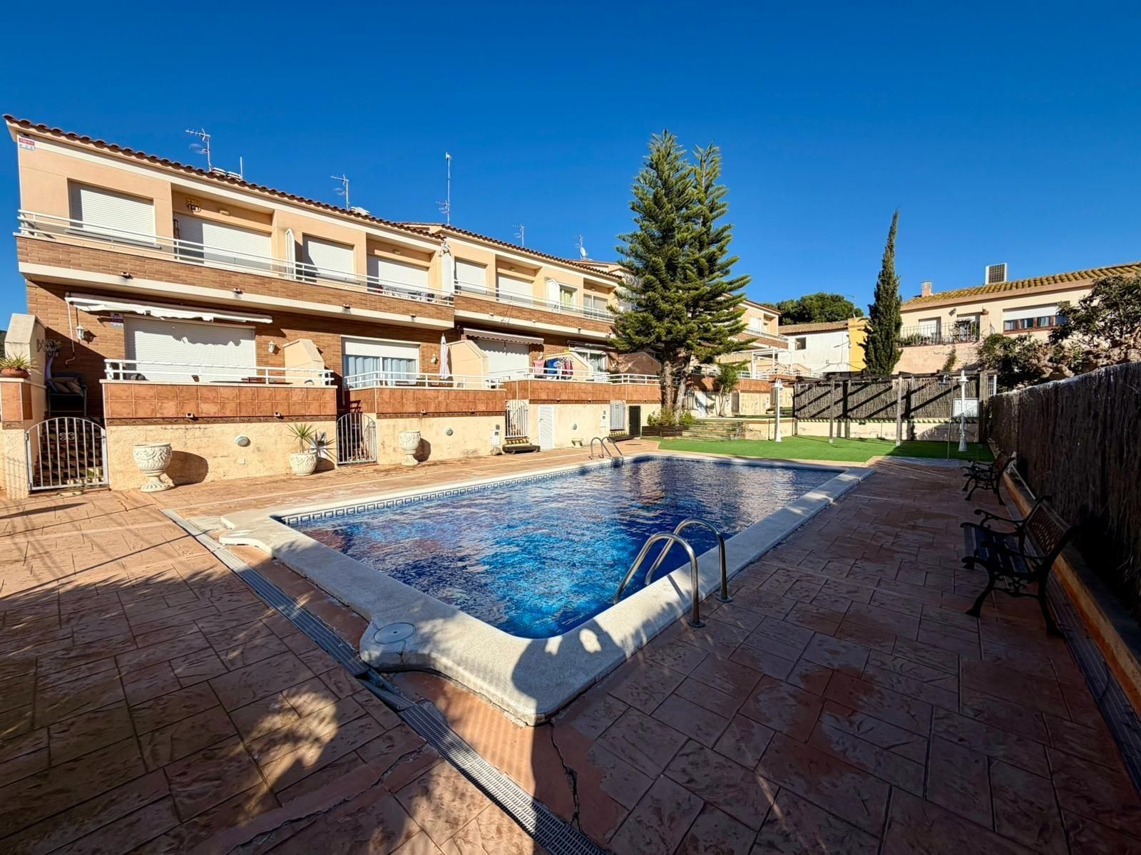 Piscina de Casa adosada en venda en Sant Jaume dels Domenys amb Terrassa i Piscina comunitària