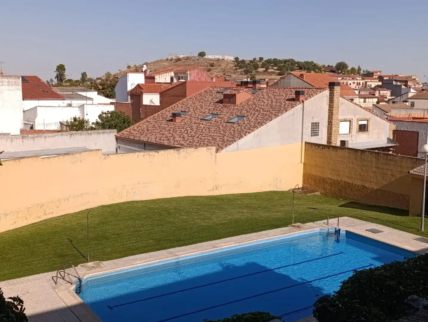 Piscina de Casa adosada en venta en El Molar (Madrid) con Calefacción, Jardín privado y Terraza