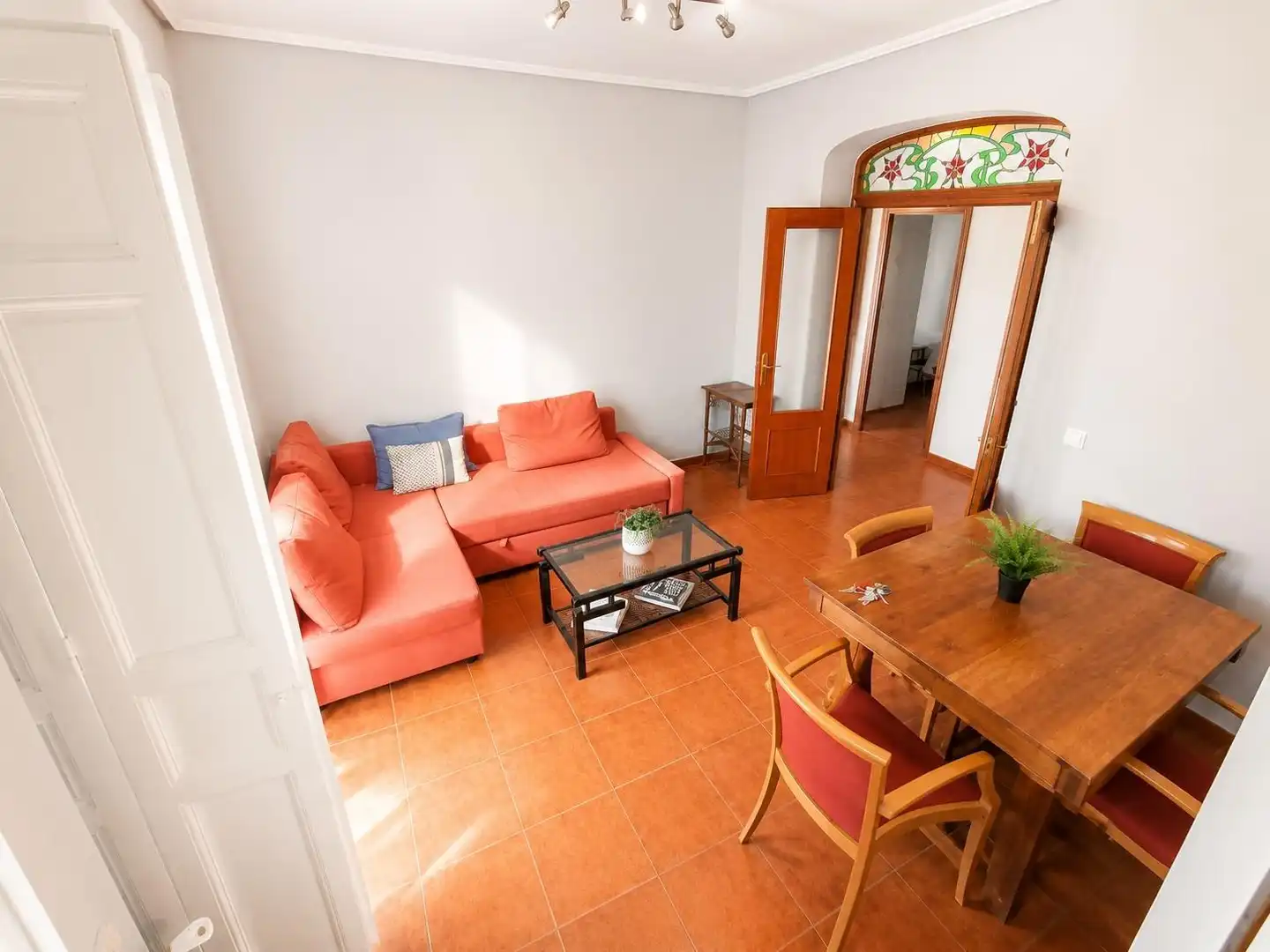 Wohnzimmer von Wohnung zur Miete in Madrid mit Heizung, Möbliert und Balkon