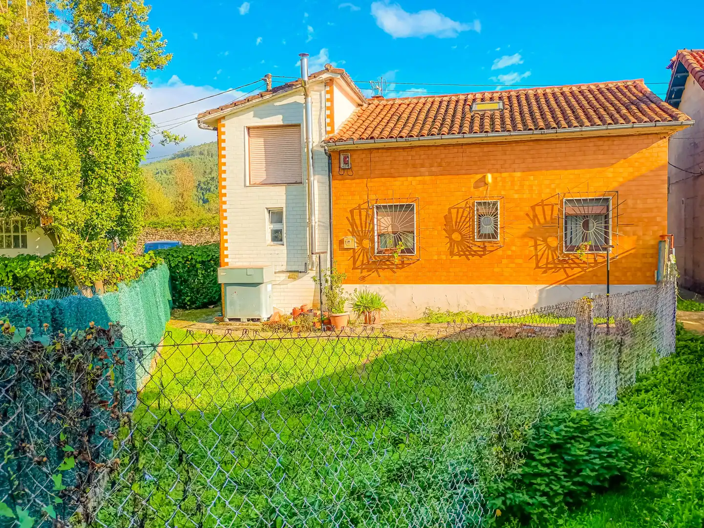 Vista exterior de Casa o chalet en venta en Castañeda con Calefacción
