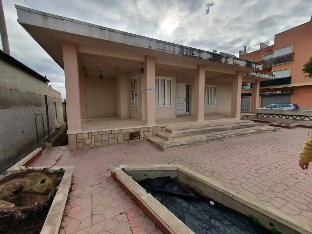Villa con giardino in vendita a Calle Santa Águeda 40