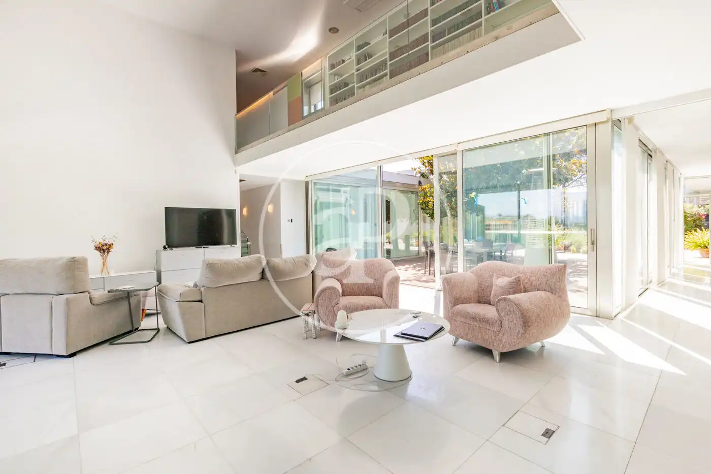 Living room of Houses for sale in Madrid  with Air Conditioner, Heating and Private garden