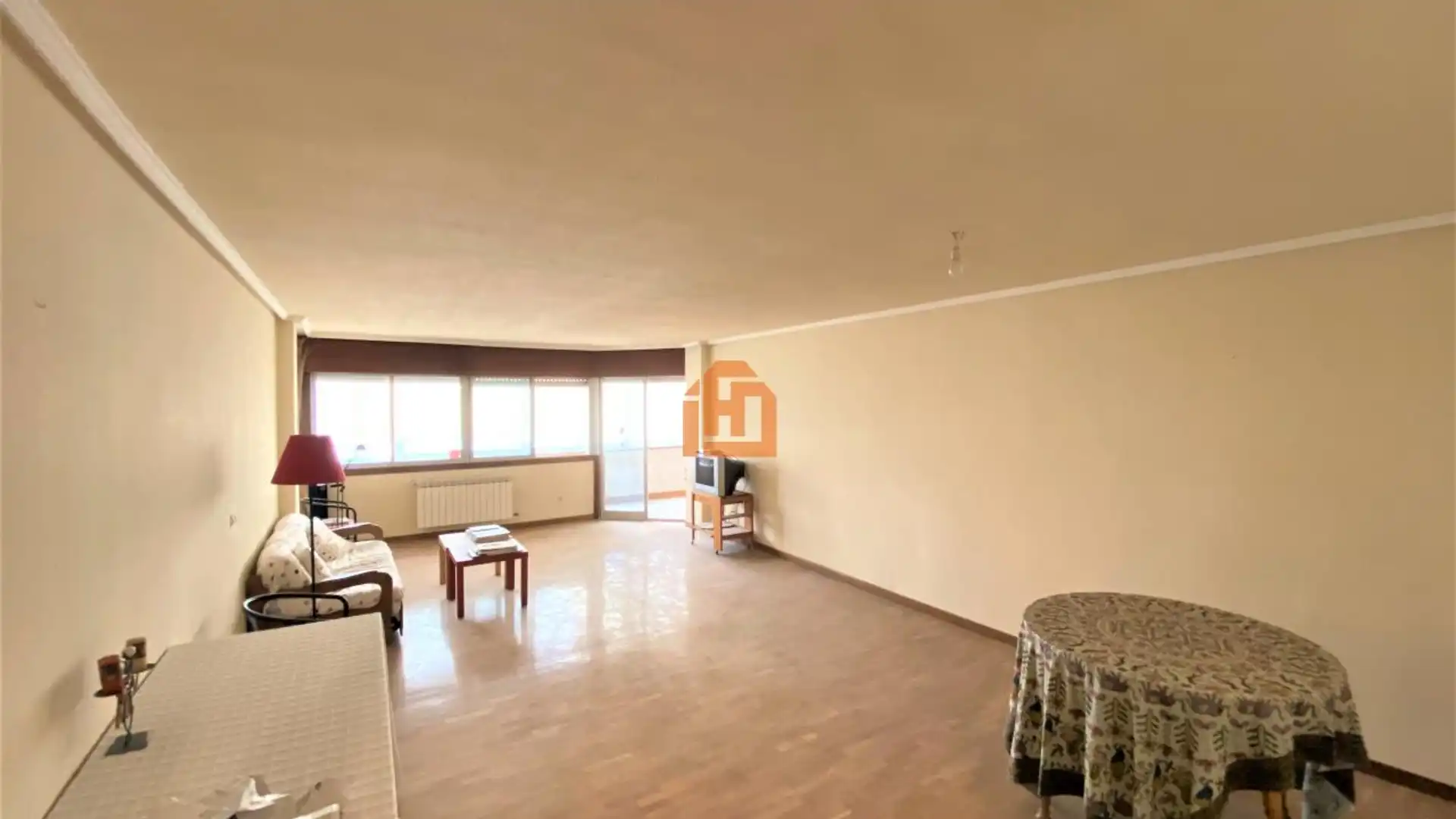 Sala de estar de Piso en venta en León Capital  con Calefacción y Parquet